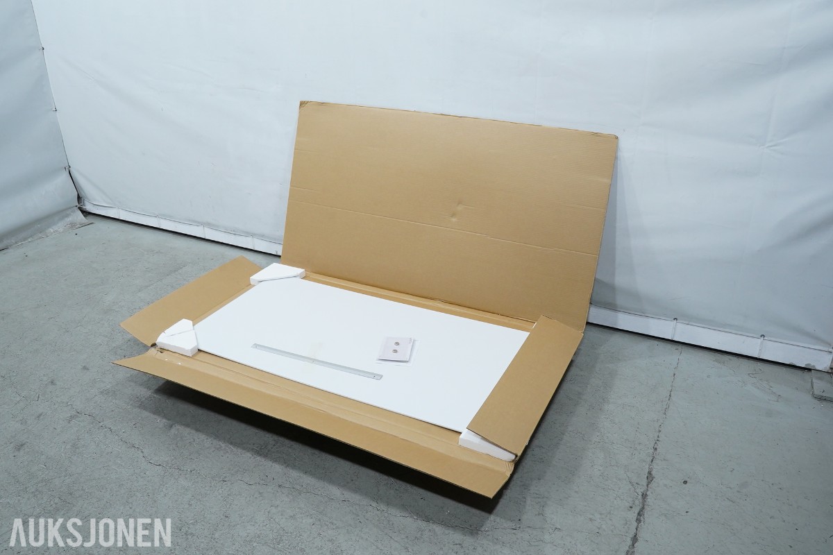 3 stk. whiteboards og 6 stk. LED-paneler