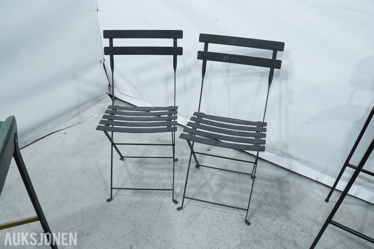 Parti med stoler og barstoler – TON, Contral, Artek m.fll