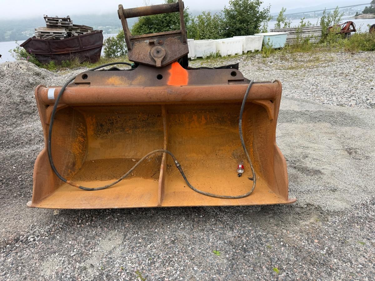 Hydraulisk tilt-/planeringsskuffe - S70 feste -