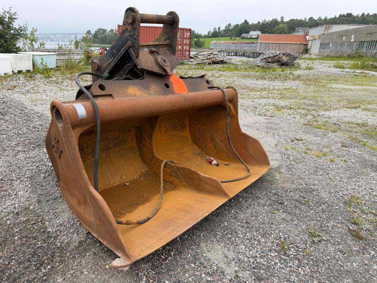 Hydraulisk tilt-/planeringsskuffe - S70 feste -