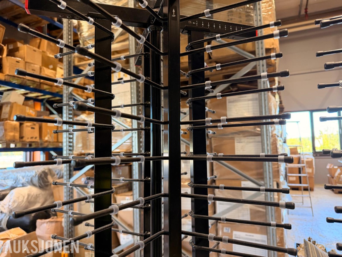 Tørkestativ med mange opphengsarmer – Jackstack