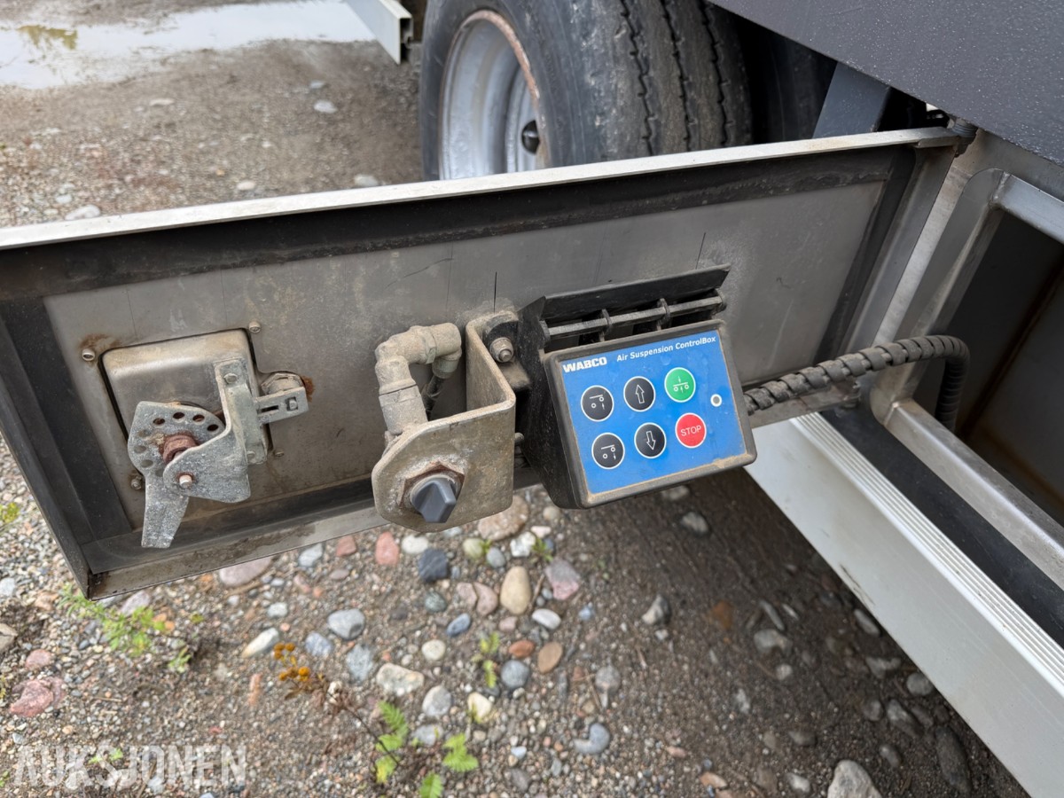 2015 CARNEHL, 4-AKSLET MASKINSEMITRAILER, UTTREKK, SENTRALSMØRING, WABCO, NETTOPP EU GODKJENT