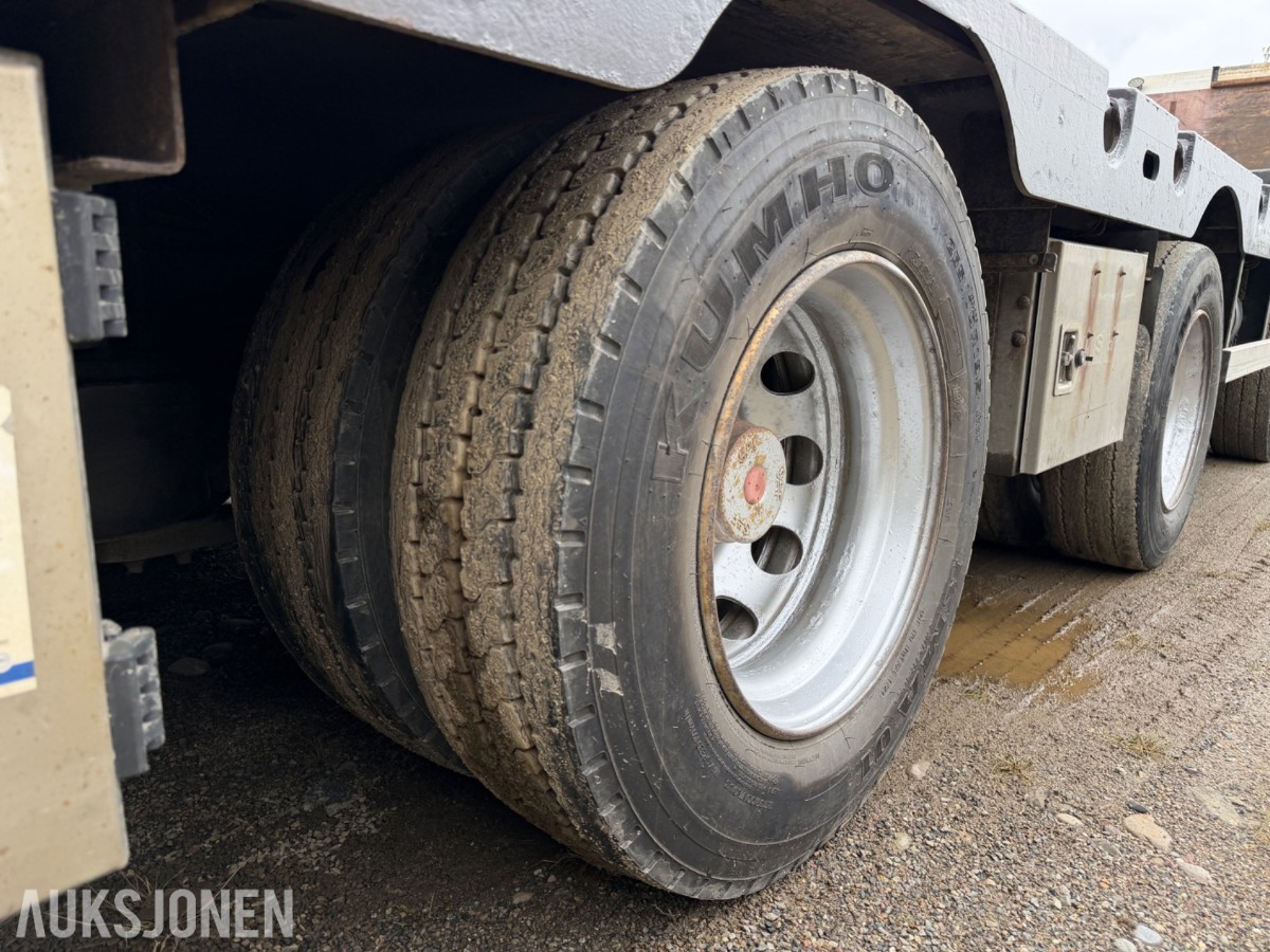 2015 CARNEHL, 4-AKSLET MASKINSEMITRAILER, UTTREKK, SENTRALSMØRING, WABCO, NETTOPP EU GODKJENT