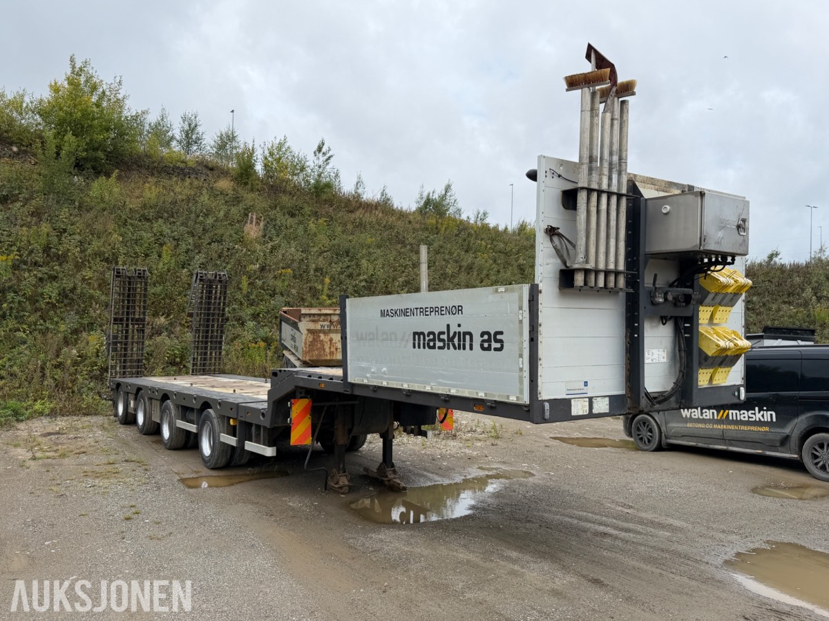2015 CARNEHL, 4-AKSLET MASKINSEMITRAILER, UTTREKK, SENTRALSMØRING, WABCO, NETTOPP EU GODKJENT