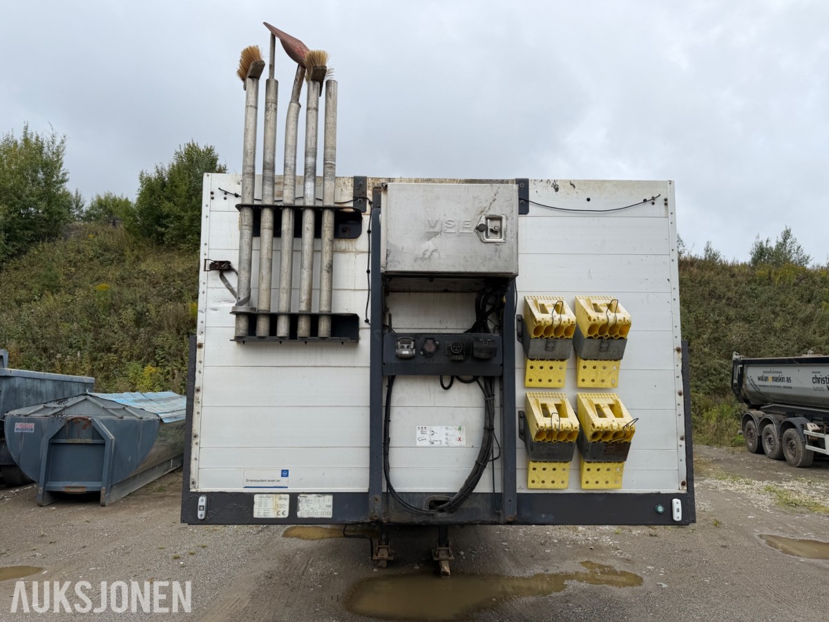 2015 CARNEHL, 4-AKSLET MASKINSEMITRAILER, UTTREKK, SENTRALSMØRING, WABCO, NETTOPP EU GODKJENT