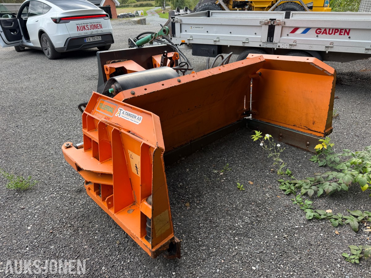 Tellefsdal U-LS 3700 plog med hyd. vinger - 2016