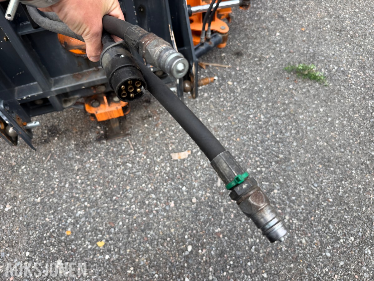 Tellefsdal U-LS 3700 plog med hyd. vinger - 2016