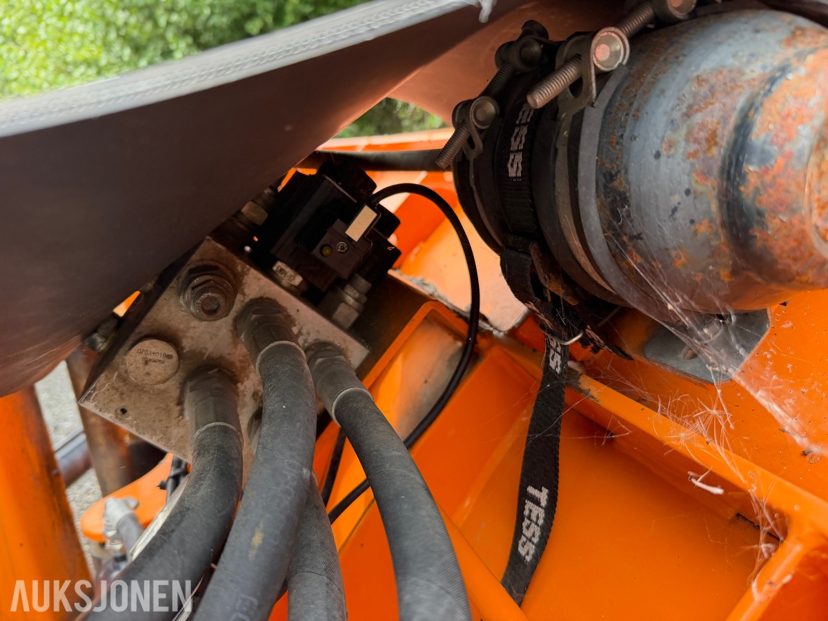 Tellefsdal U-LS 3700 plog med hyd. vinger - 2016