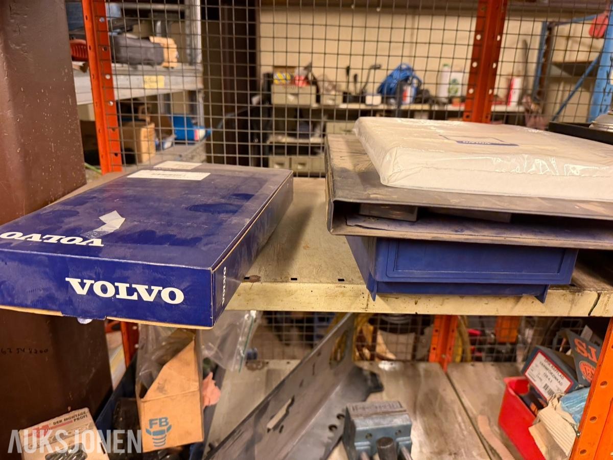 Rom med verktøy, deler og utstyr