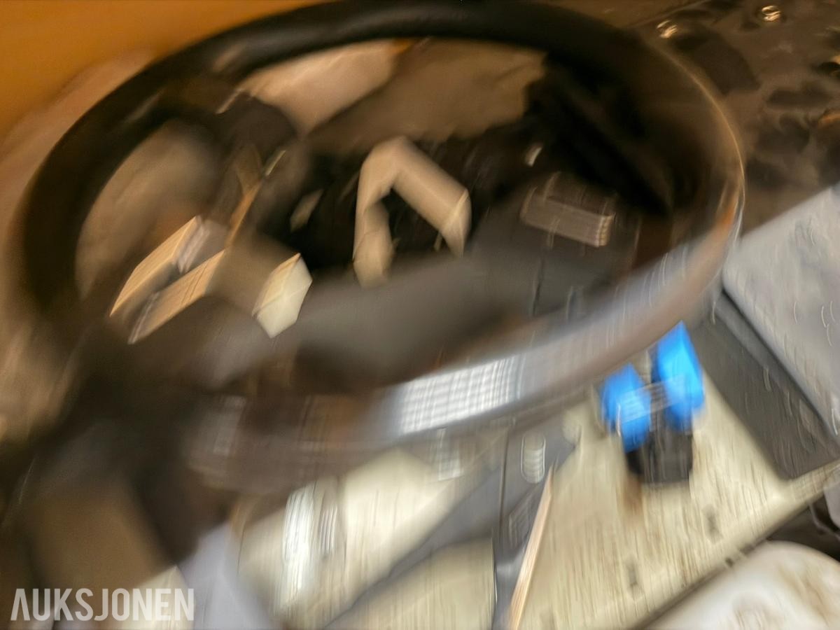 Rom med verktøy, deler og utstyr