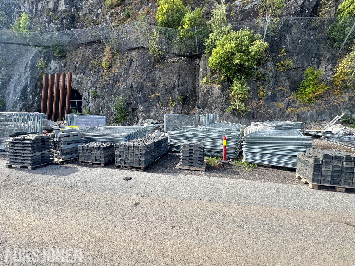 310 byggegjerder, føtter og Trafikkgjerder - Ca 1000+ lengdemeter