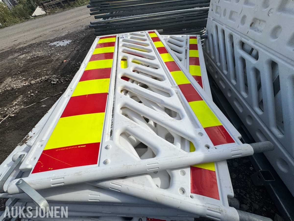 310 byggegjerder, føtter og Trafikkgjerder - Ca 1000+ lengdemeter