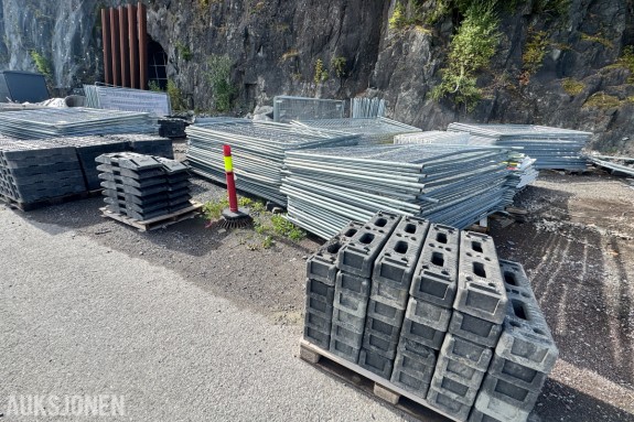 310 byggegjerder, føtter og Trafikkgjerder - Ca 1000+ lengdemeter