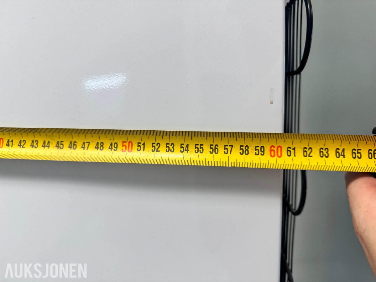Stort parti kontorutstyr pulter/bord/kontorstoler/kantinestoler