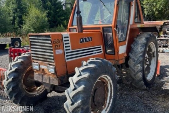 1978 Fiat 680 traktor  m/Snøfreser - mva fri