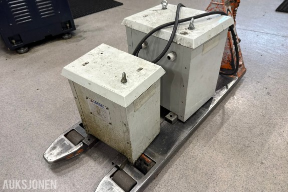 2 stk Noratel 3-fase skilletransformatorer – 230/400 V – 10 kVA + 2,5 kVA