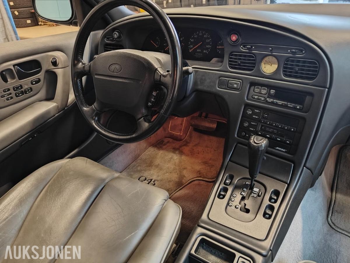 1992 Infiniti Q45 4.5L 281HK 200200 km
