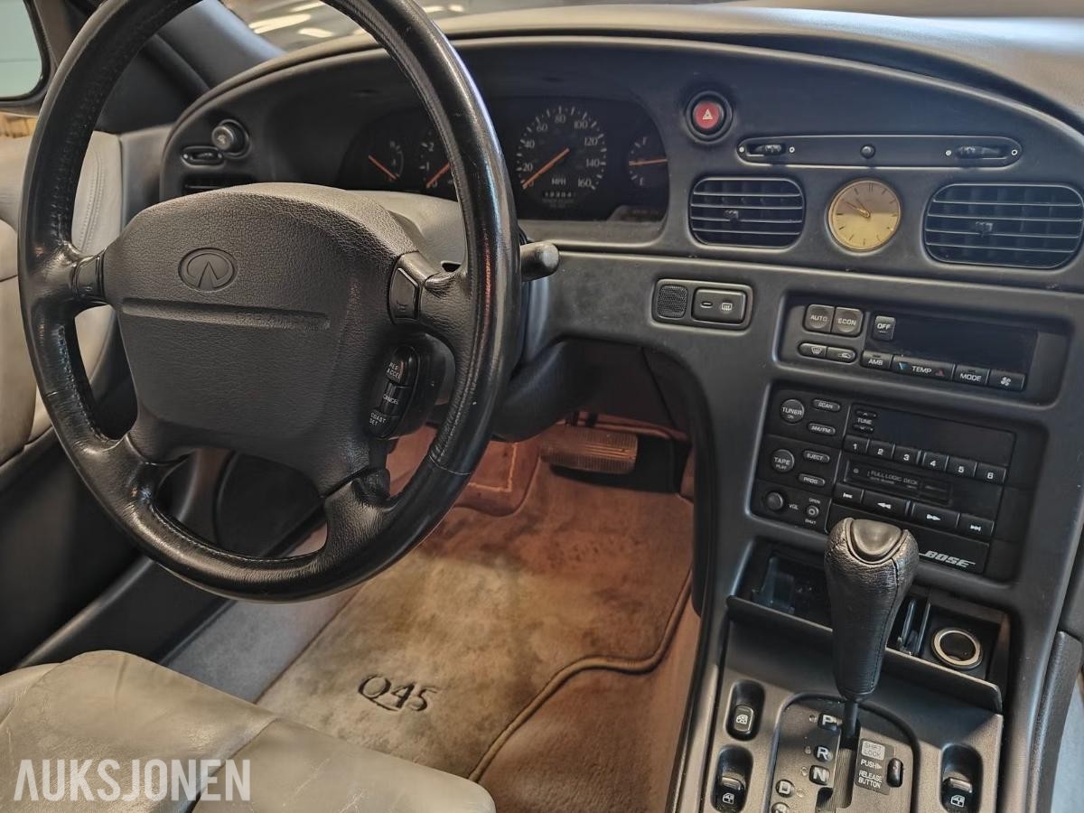 1992 Infiniti Q45 4.5L 281HK 200200 km