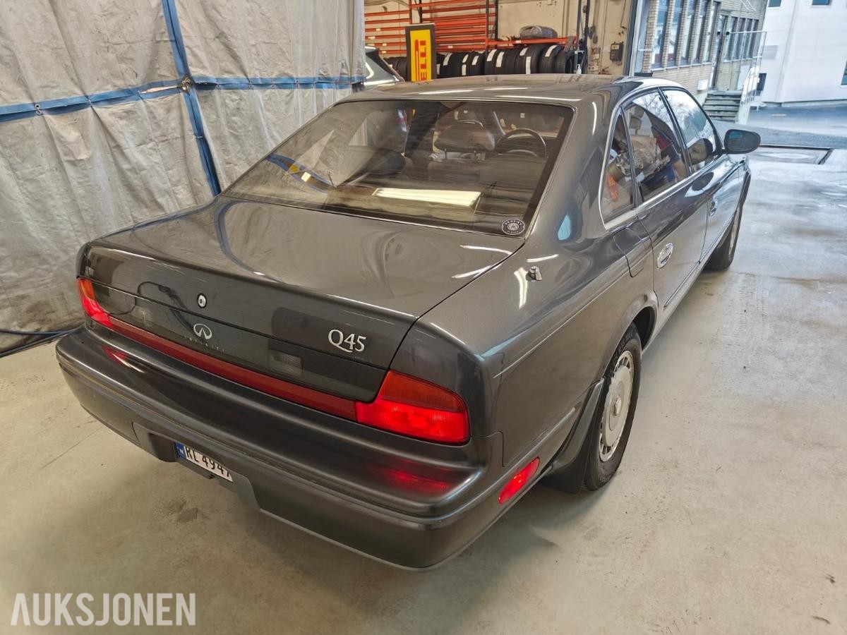 1992 Infiniti Q45 4.5L 281HK 200200 km
