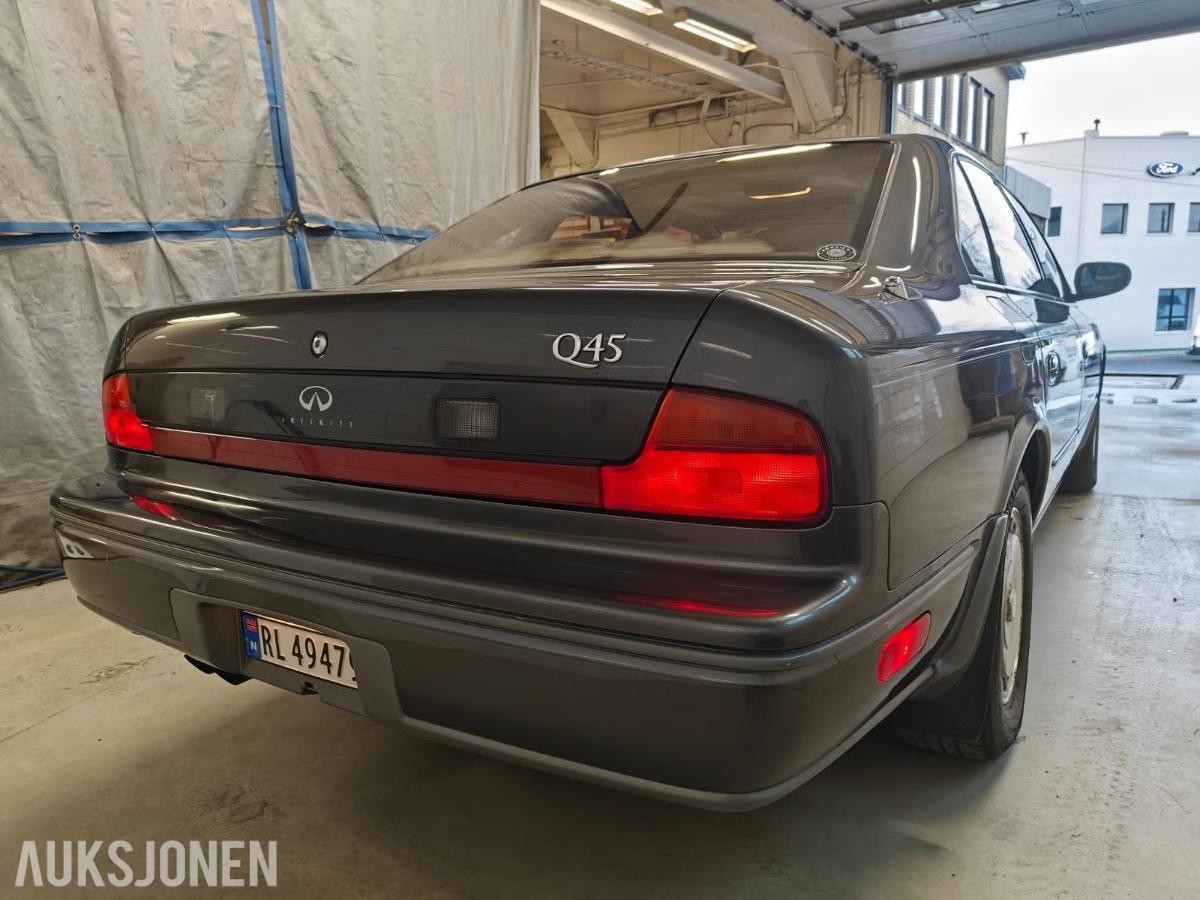 1992 Infiniti Q45 4.5L 281HK 200200 km