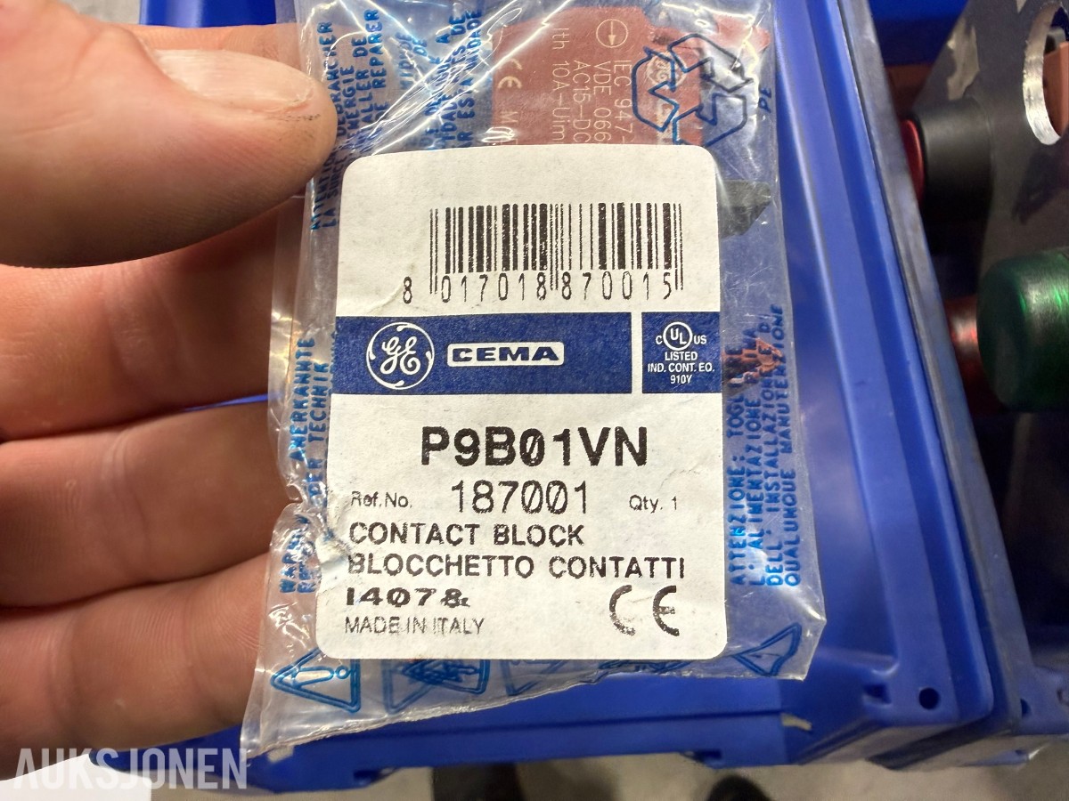Parti GE/CEMA elektriske komponenter – trykknapper, kontaktblokker og bryterutstyr – 6 bokser