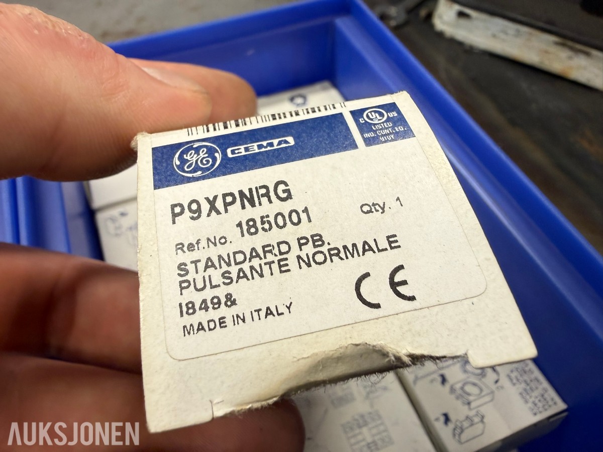 Parti GE/CEMA elektriske komponenter – trykknapper, kontaktblokker og bryterutstyr – 6 bokser