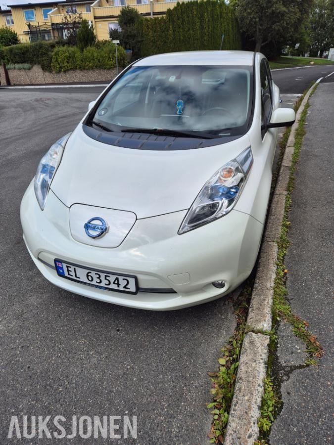 2015 Nissan Leaf 24Kwh tekna skinnseter 360 kamera BOSE 113000km