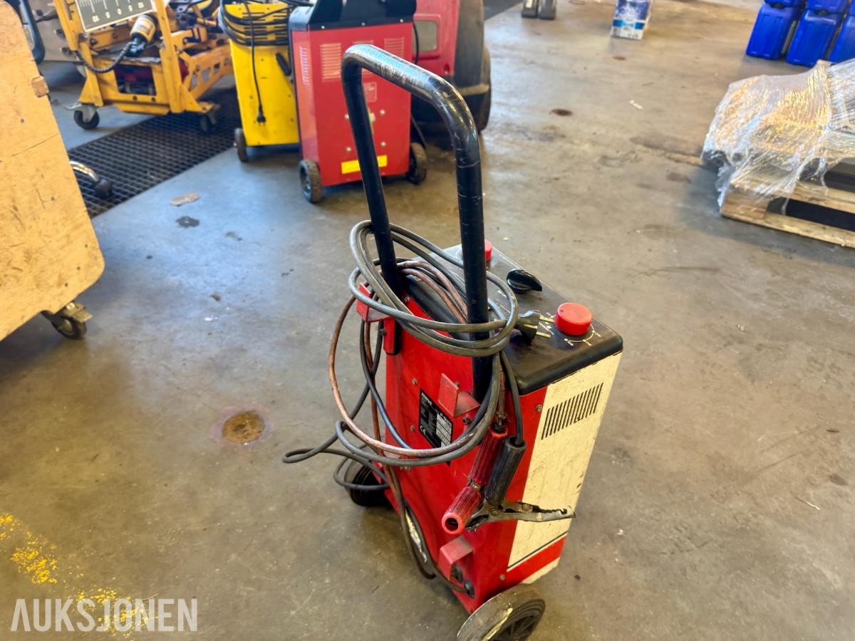 Ferve F-925 batterilader - startbooster på hjul