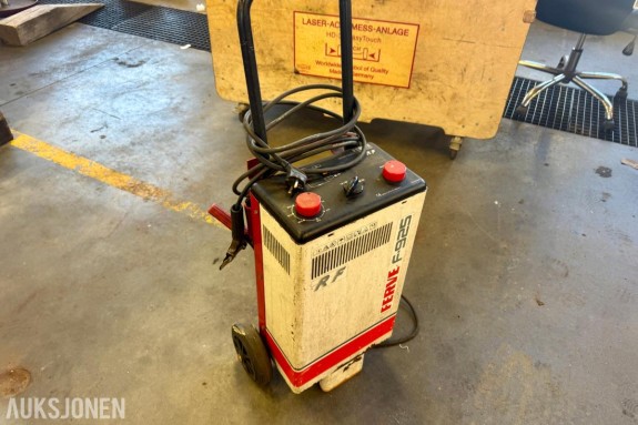 Ferve F-925 batterilader - startbooster på hjul