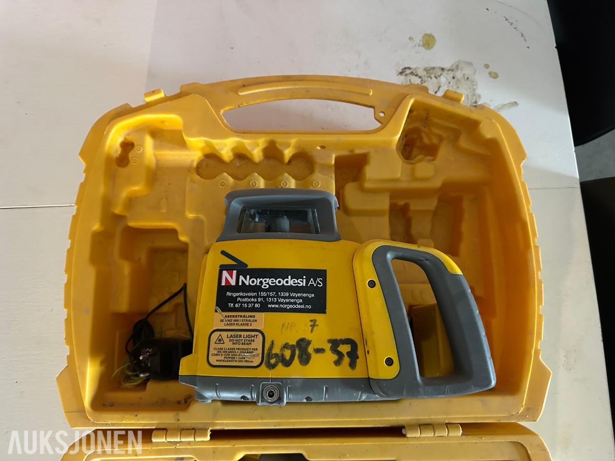Spectra Preecision GL422N nivelleringslaser med justerbart stativ