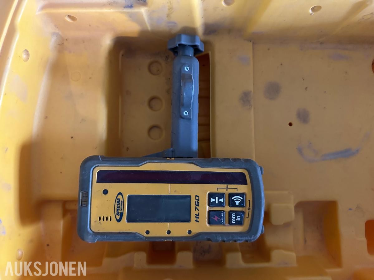 Spectra Preecision GL422N nivelleringslaser med justerbart stativ