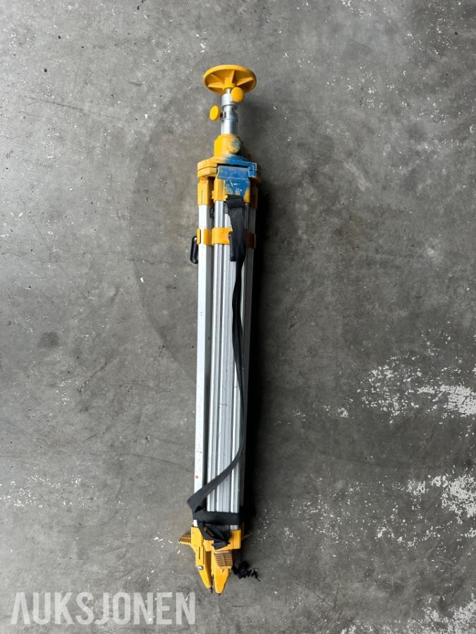 Spectra Preecision GL422N nivelleringslaser med justerbart stativ