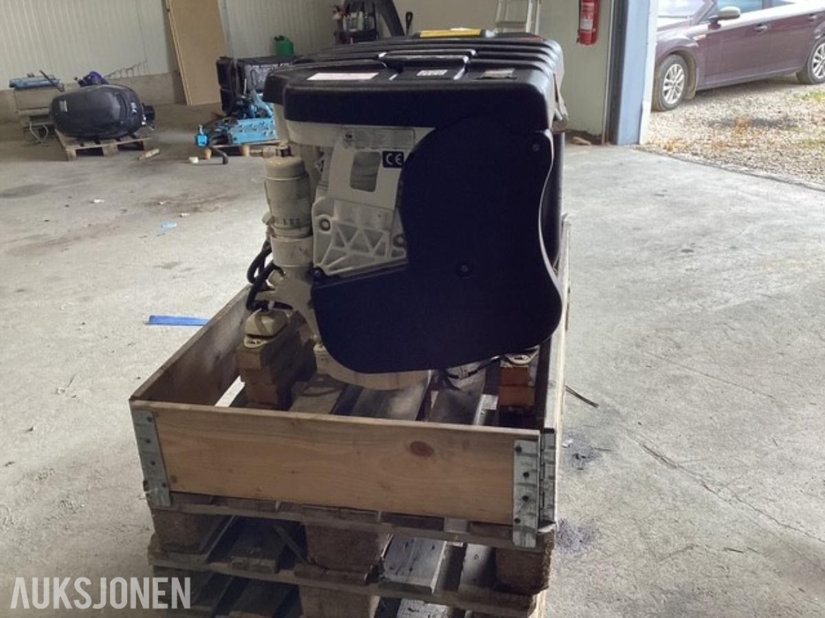 Cummins Mercruiser 150HK diesel båtmotor, gått ca 270 timer
