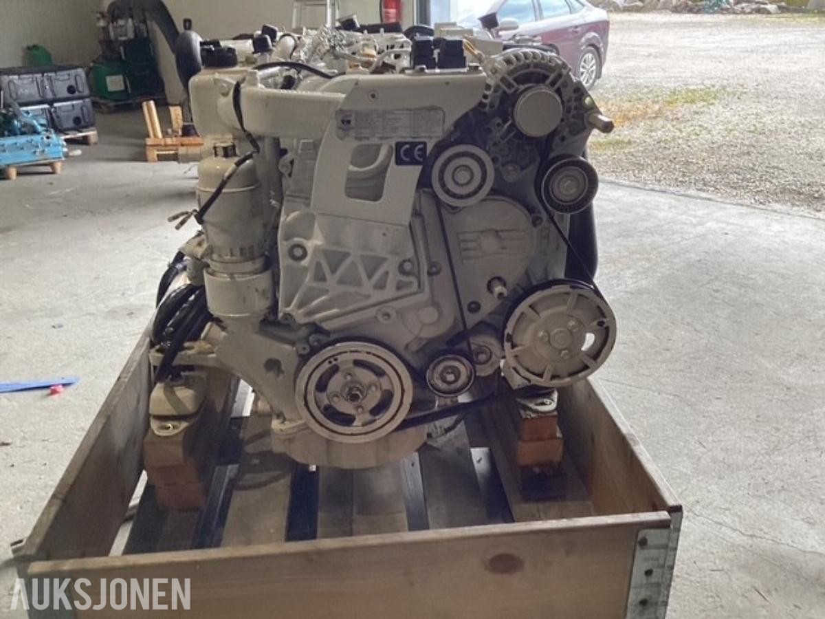 Cummins Mercruiser 150HK diesel båtmotor, gått ca 270 timer