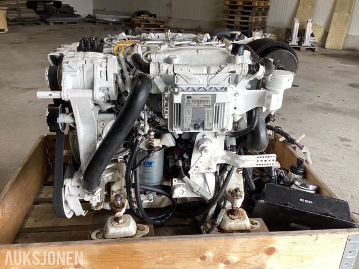 Cummins Mercruiser 150HK diesel båtmotor, gått ca 270 timer