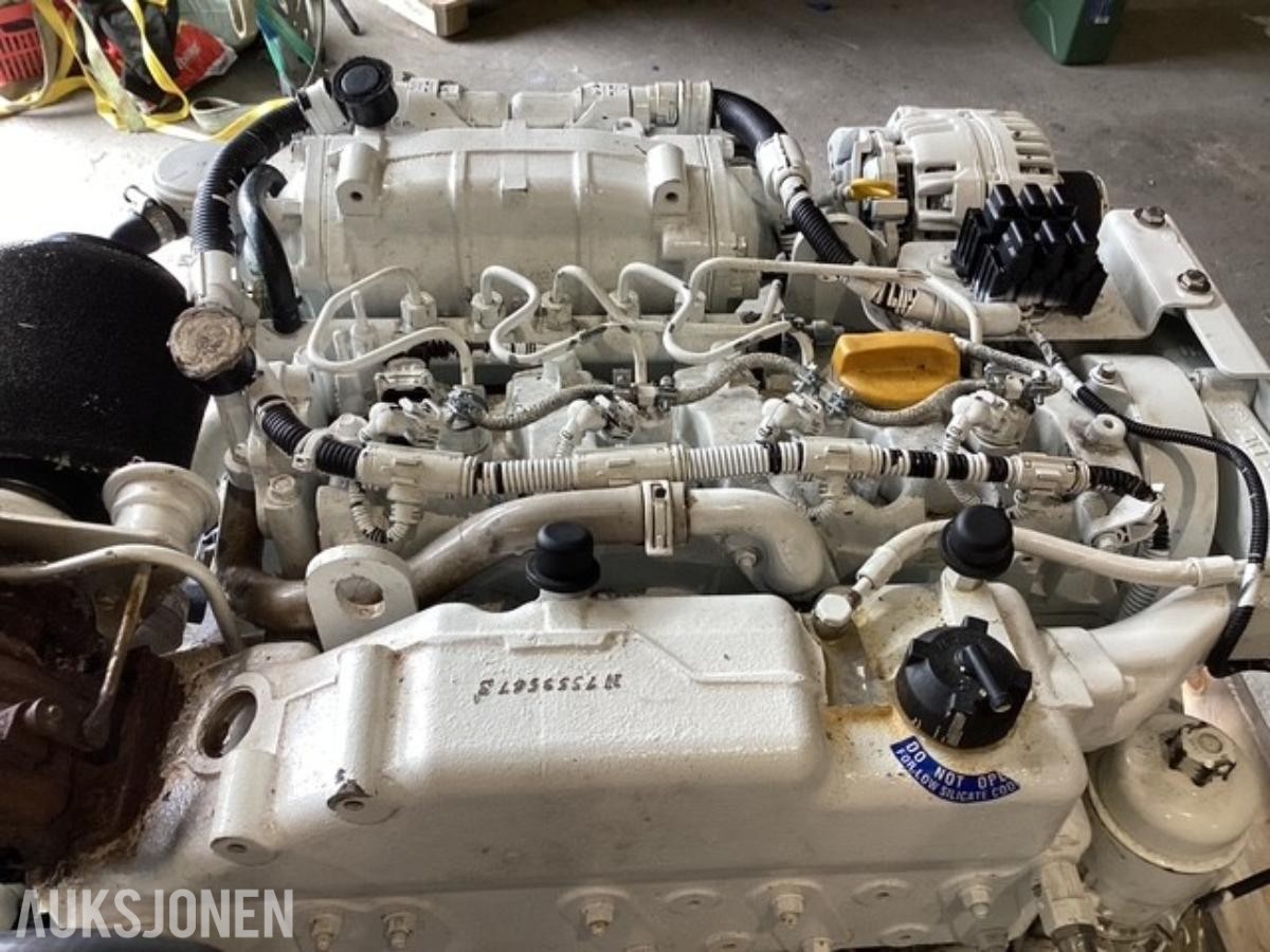 Cummins Mercruiser 150HK diesel båtmotor, gått ca 270 timer