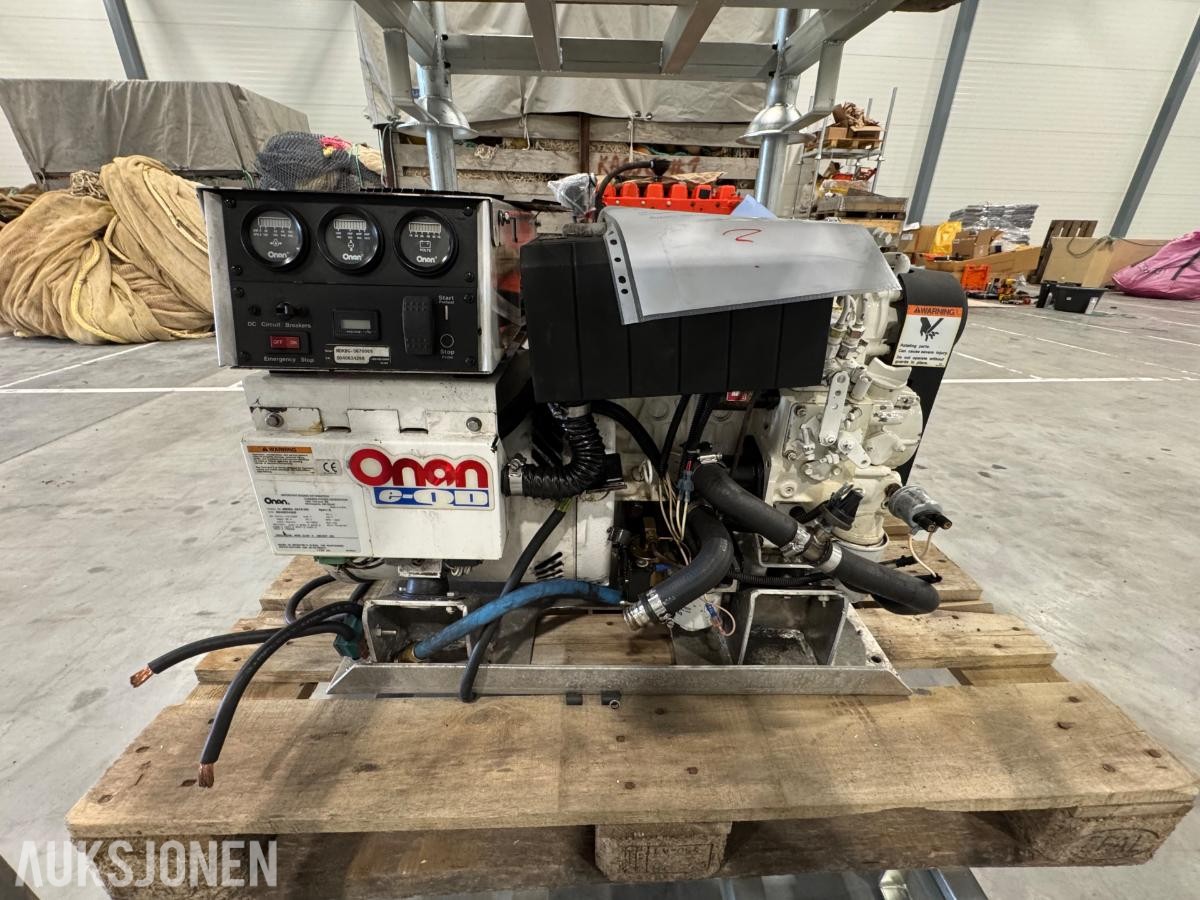 5 stk Cummins Onan 7kW båt generatorer