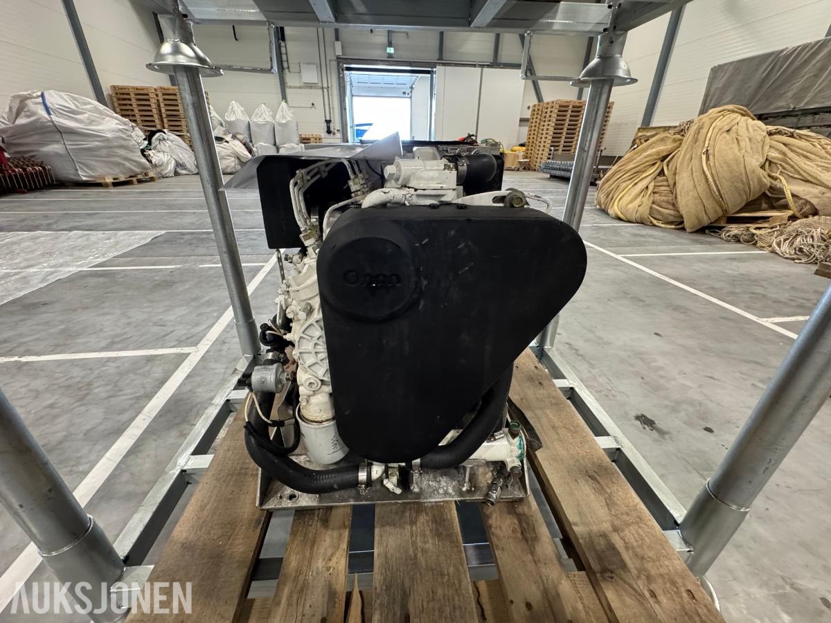 5 stk Cummins Onan 7kW båt generatorer