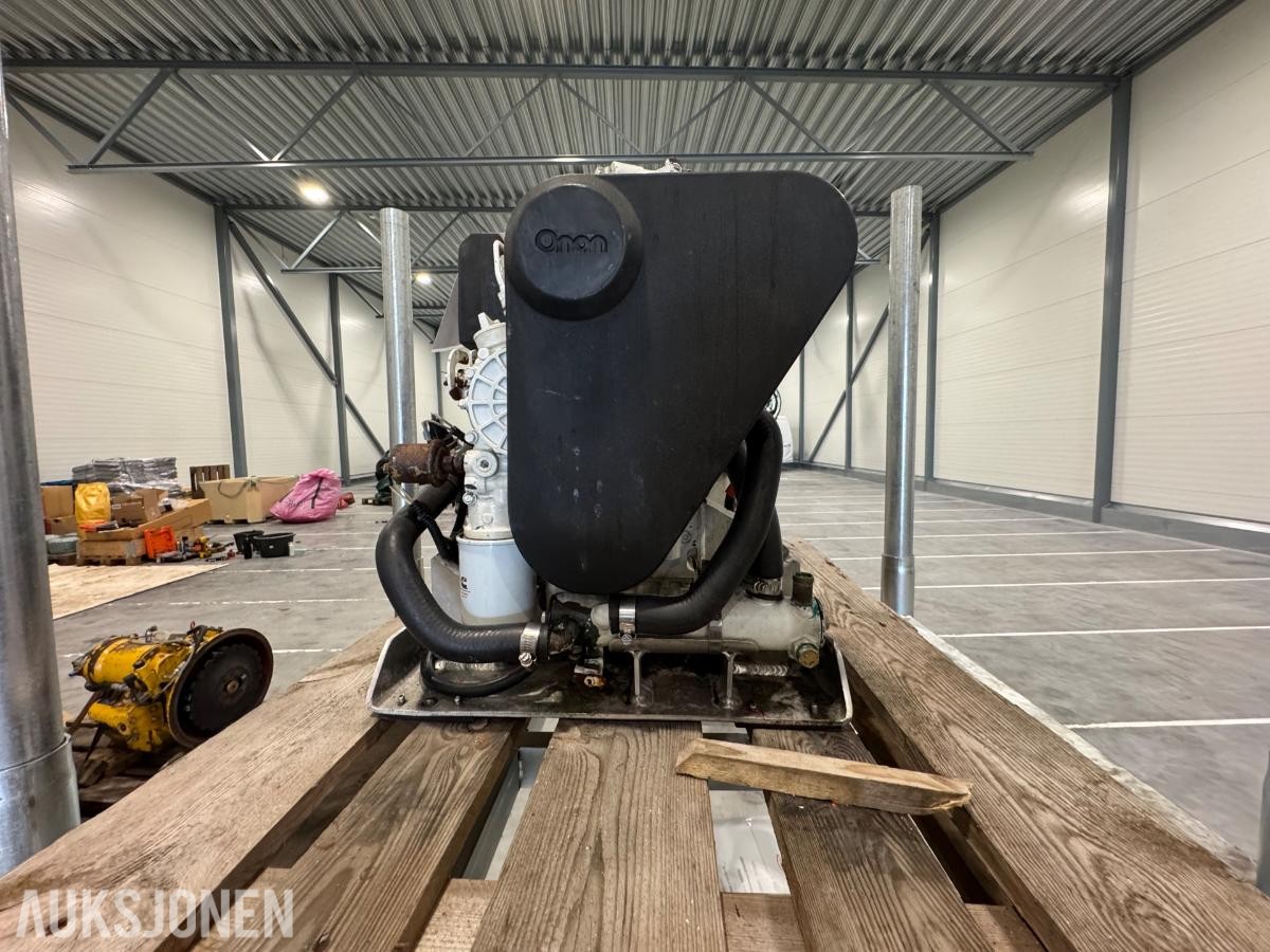 5 stk Cummins Onan 7kW båt generatorer