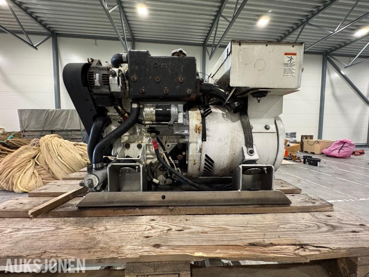 5 stk Cummins Onan 7kW båt generatorer