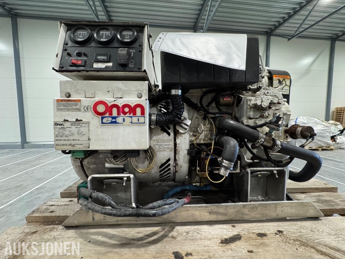 5 stk Cummins Onan 7kW båt generatorer