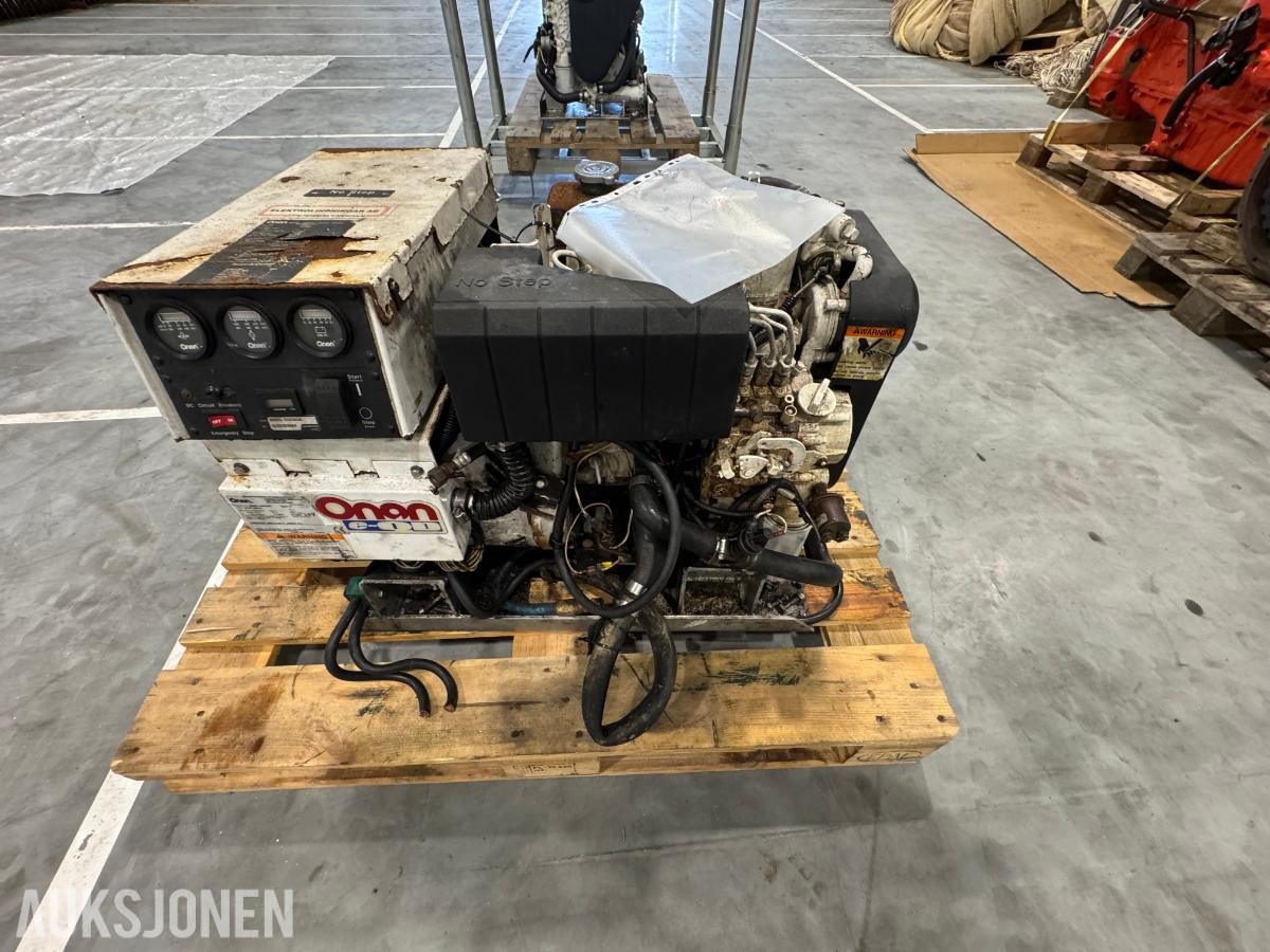 5 stk Cummins Onan 7kW båt generatorer