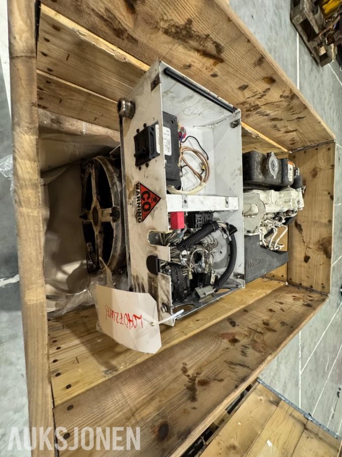 5 stk Cummins Onan 7kW båt generatorer