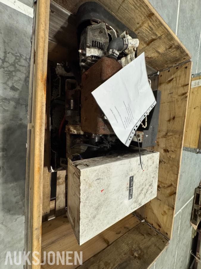 5 stk Cummins Onan 7kW båt generatorer