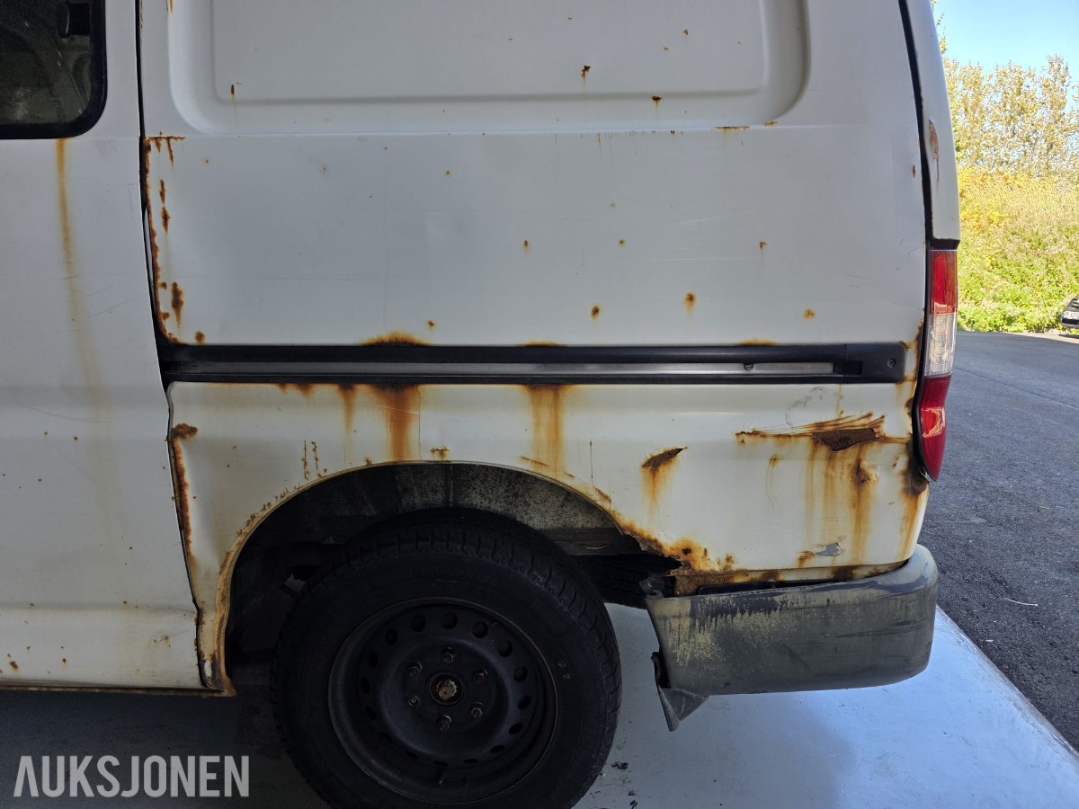 2006 TOYOTA HIACE 2.5-102 D MANUELL HENGERFESTE