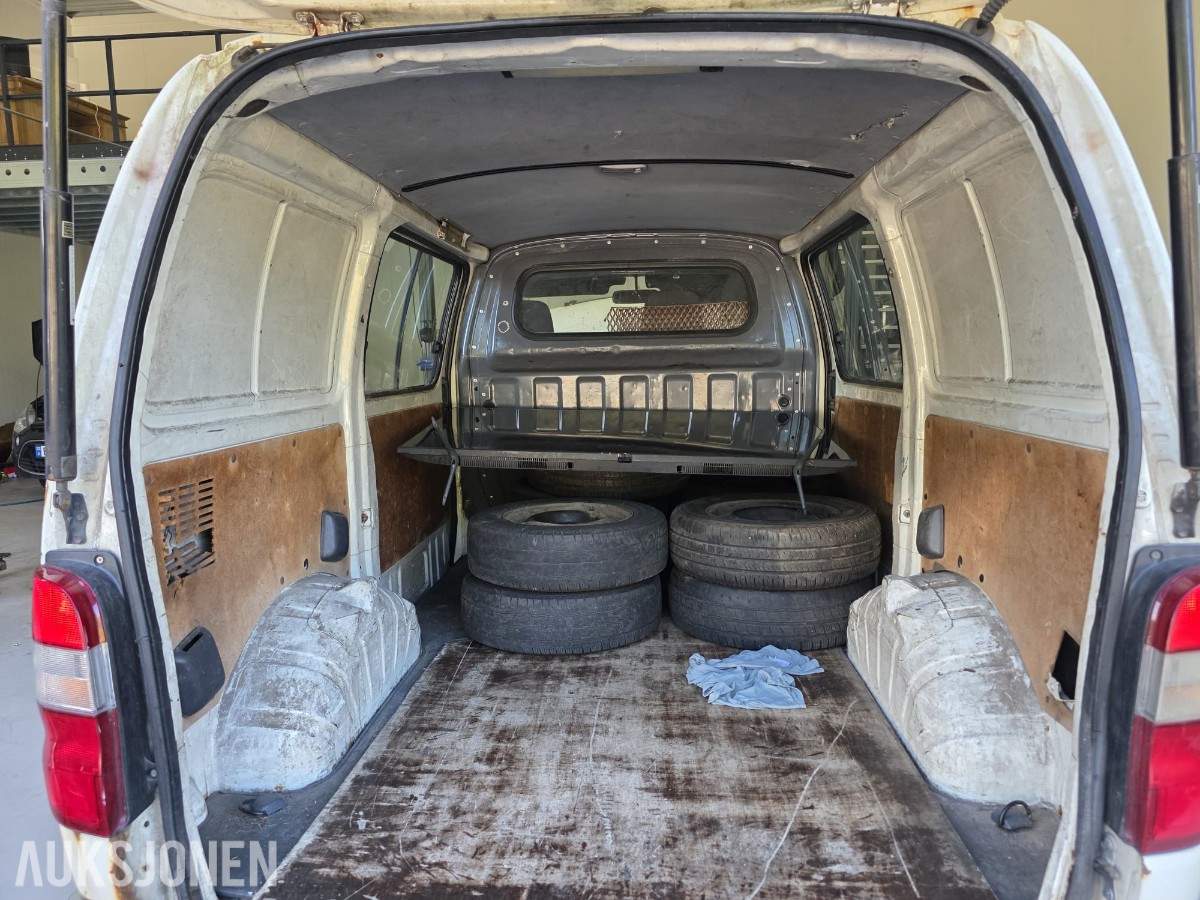 2006 TOYOTA HIACE 2.5-102 D MANUELL HENGERFESTE