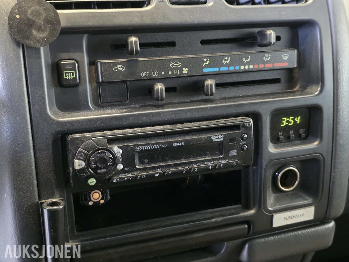 2006 TOYOTA HIACE 2.5-102 D MANUELL HENGERFESTE