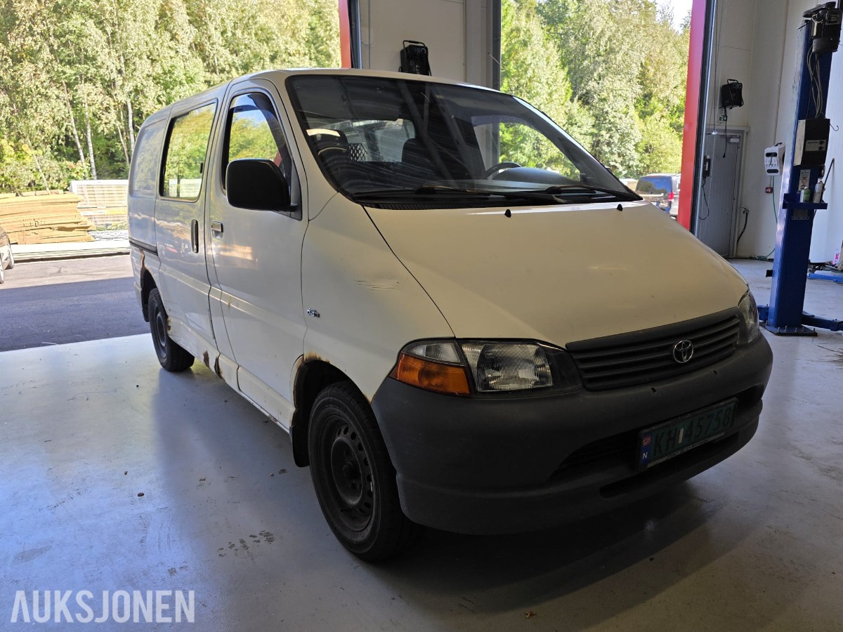 2006 TOYOTA HIACE 2.5-102 D MANUELL HENGERFESTE