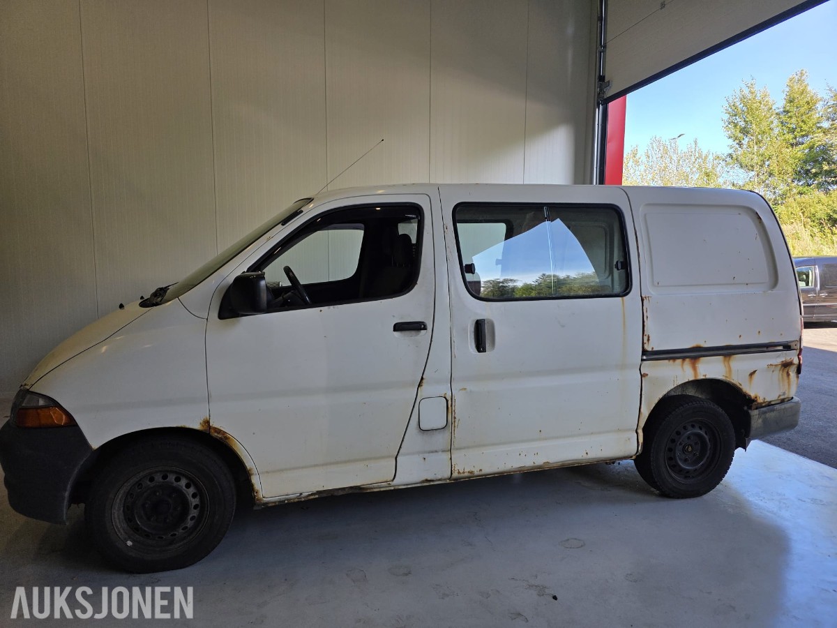 2006 TOYOTA HIACE 2.5-102 D MANUELL HENGERFESTE