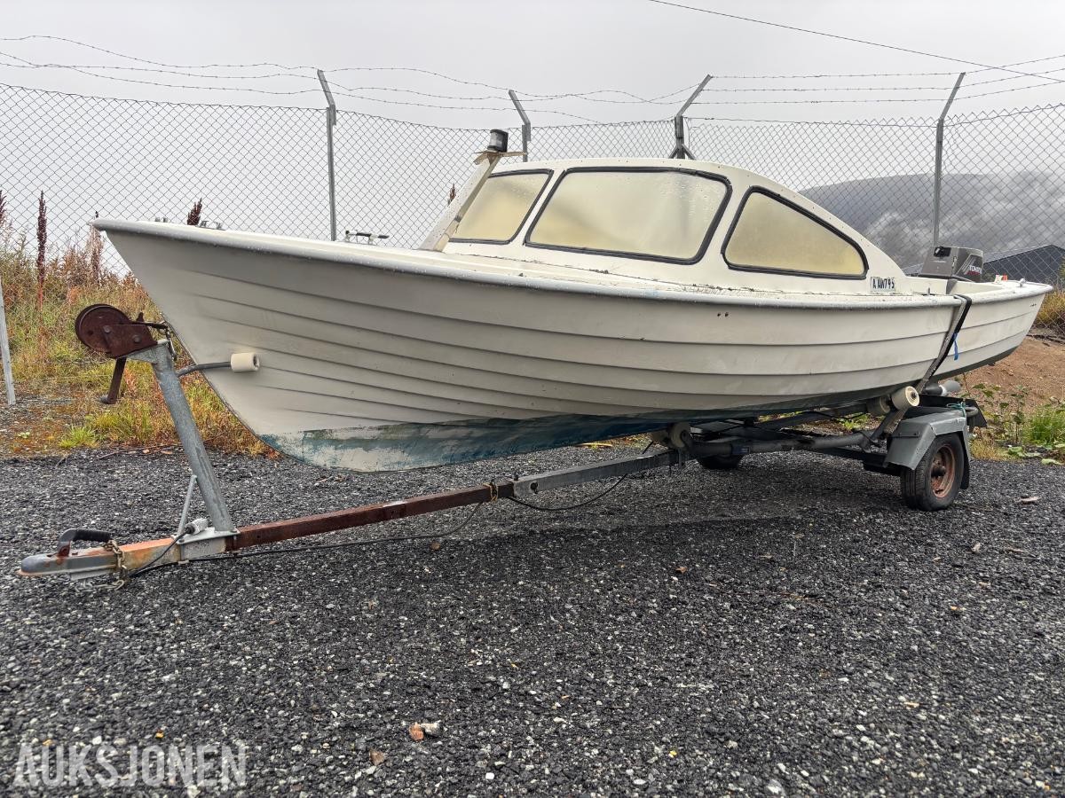 1980 Rana 17 med 30hk Tohatsu motor og båthenger